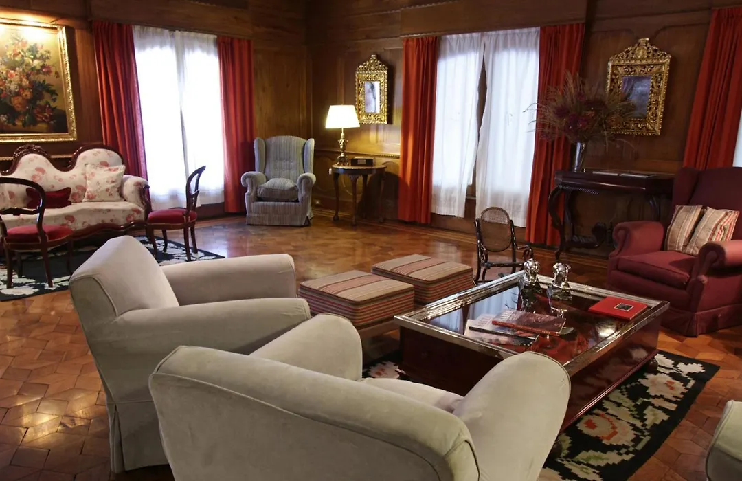 Solar De La Plaza-1